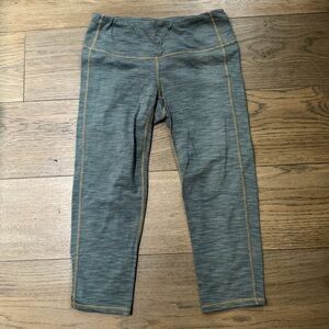 Athleta capri leggings size S